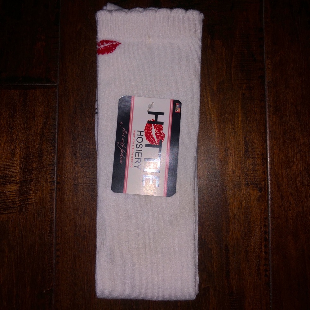 White Scalloped Crew Socks